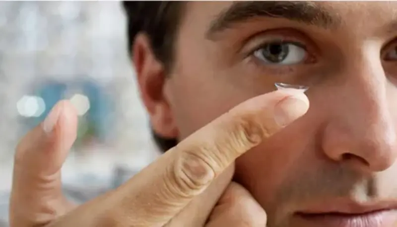 Lente de contato multifocal mensal